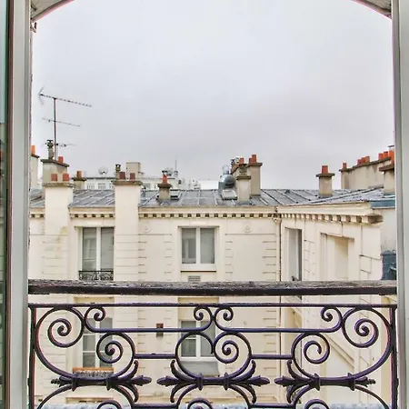 11 Rue Portefoin * Paris